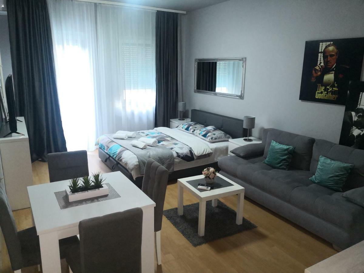 Contemporary Residence Nis Luaran gambar