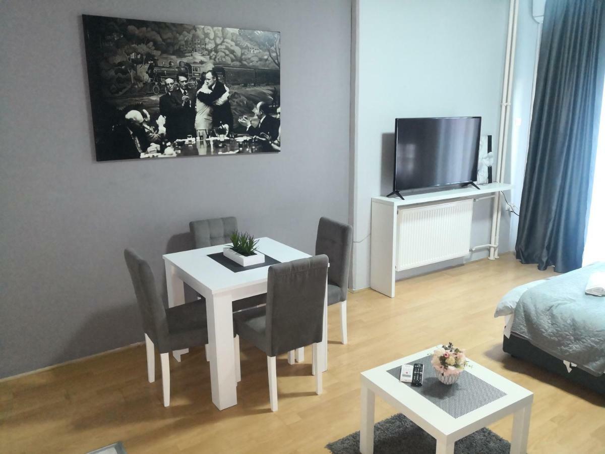 Contemporary Residence Nis Luaran gambar