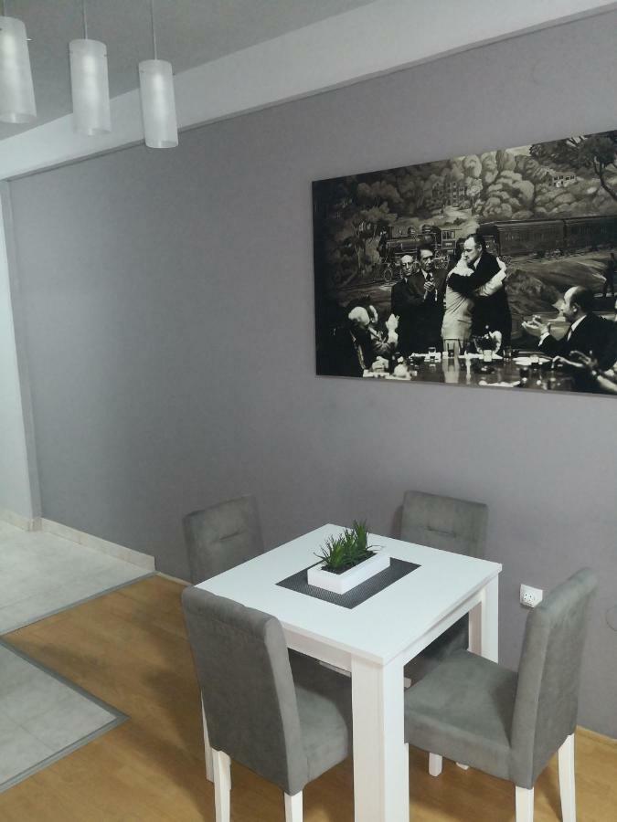 Contemporary Residence Nis Luaran gambar