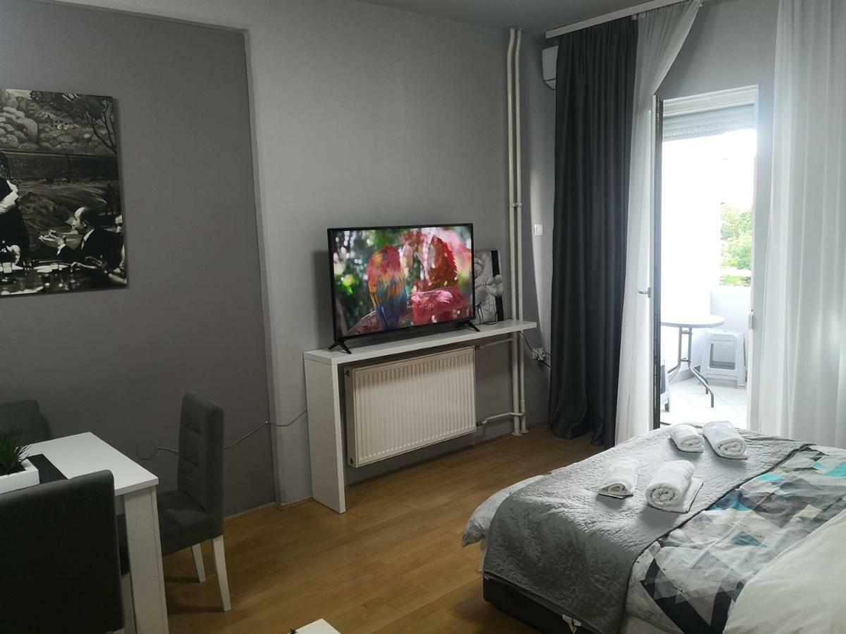 Contemporary Residence Nis Luaran gambar