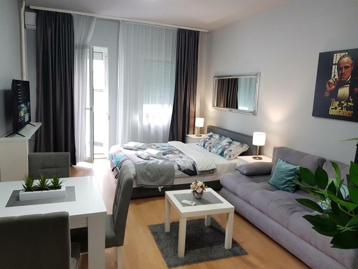 Contemporary Residence Nis Luaran gambar