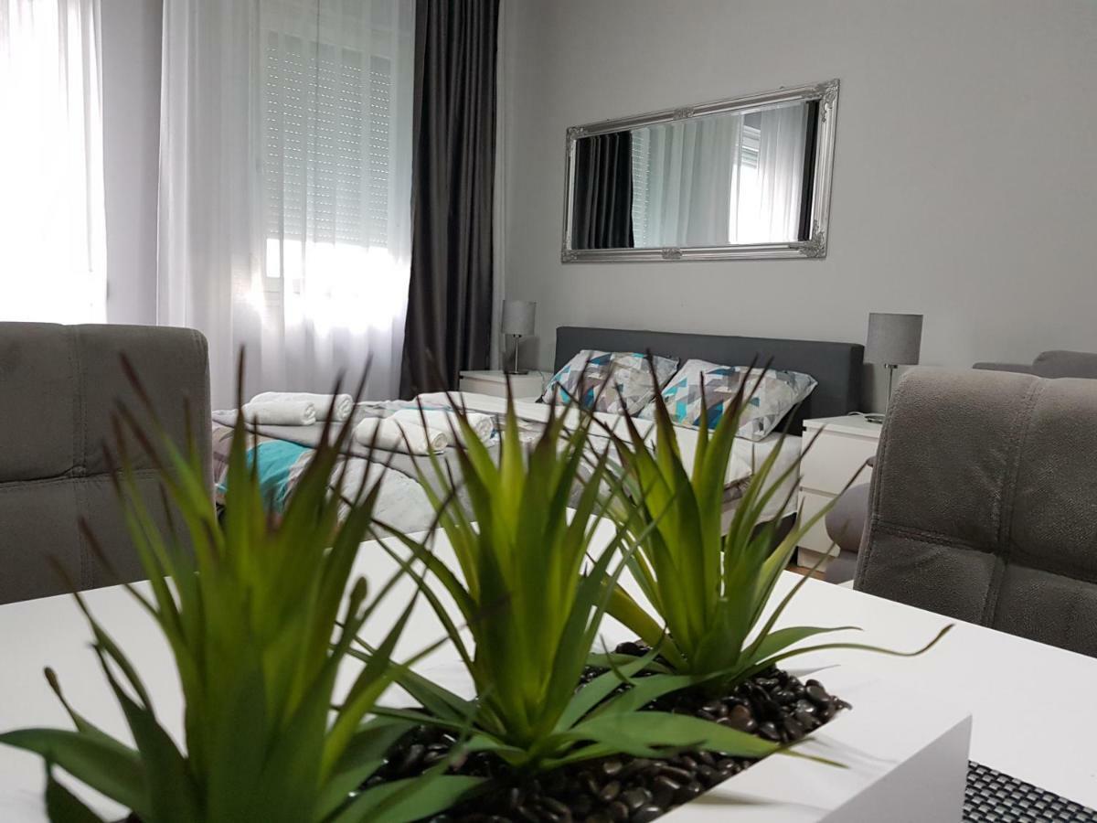 Contemporary Residence Nis Luaran gambar